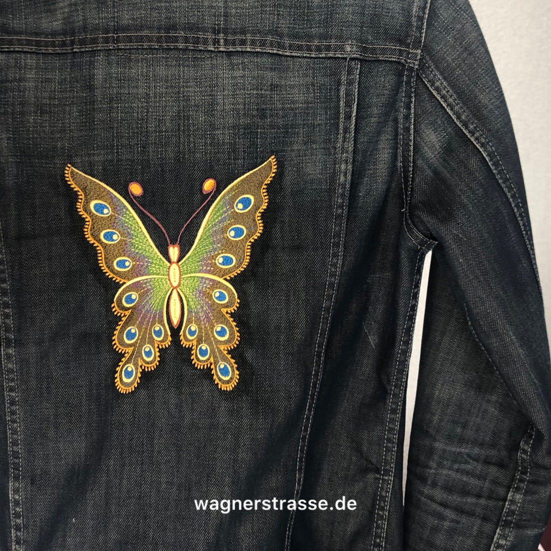 Bestickte Kleidung