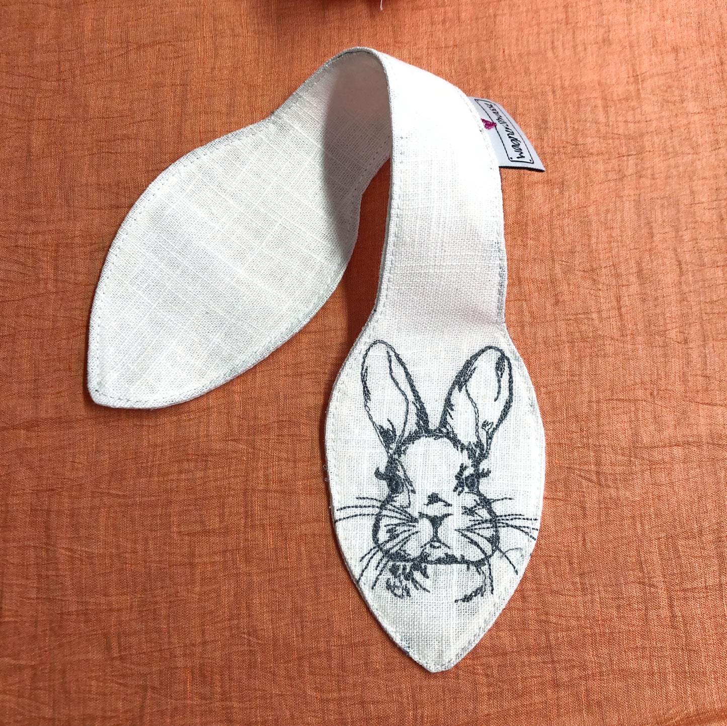 Schleife mit Osterhase Stickerei