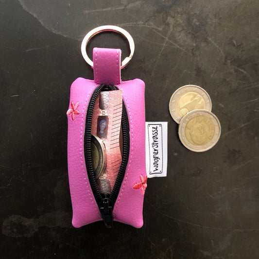 Schlüssel Anhänger Täschchen mit Stickerei.