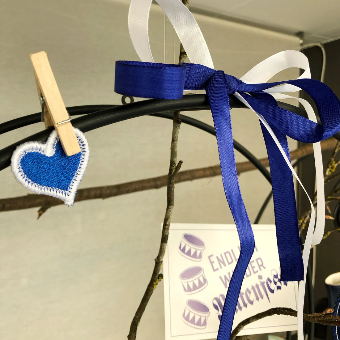 Gestickte Patches mit Mehlsack und Herzen