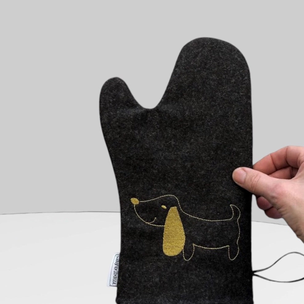 Ofenhandschuh. mit Stickerei