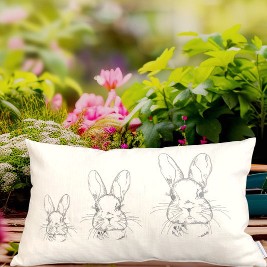 Kissen mit Osterhase Stickerei