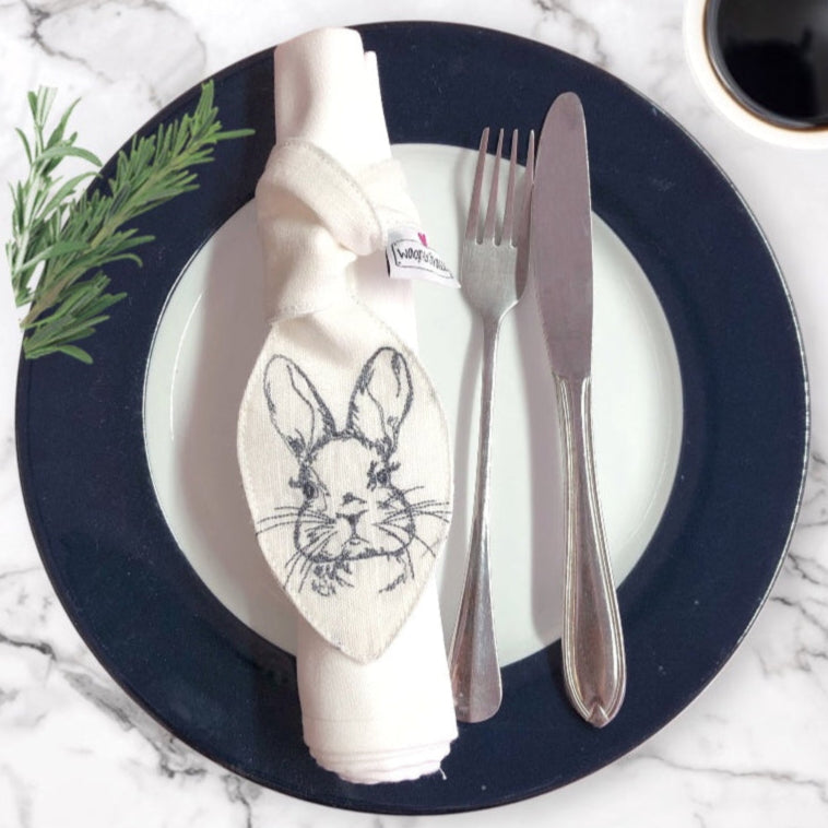 Schleife mit Osterhase Stickerei