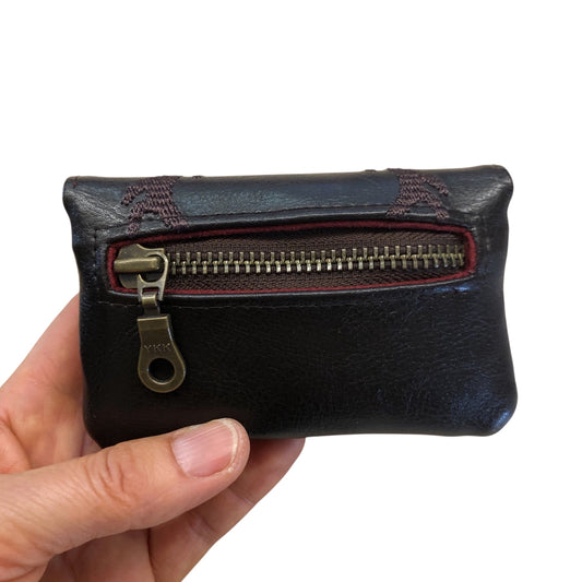 Kleines Portemonnaie mit Stickerei, Steckfächern, Loxx Verschluß