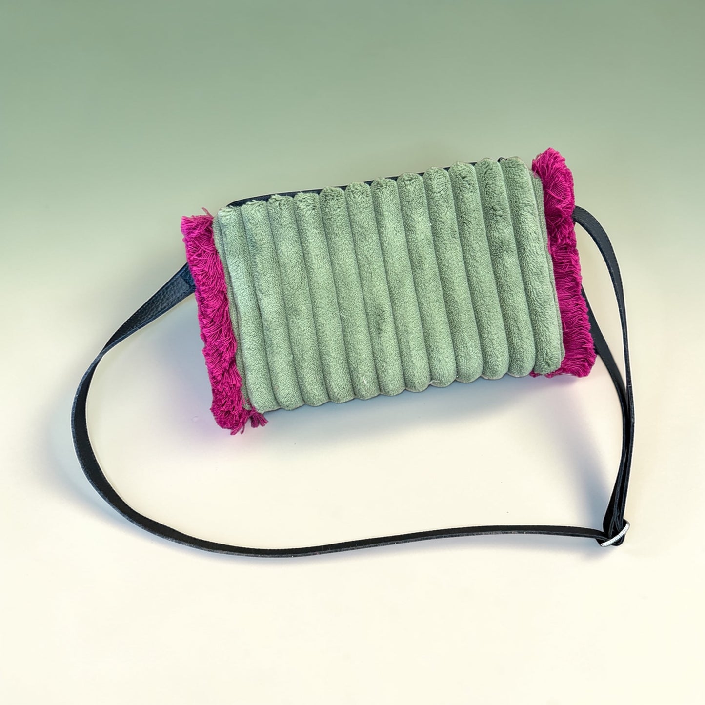 Kuscheliges Tanz Täschchen mit Fransen