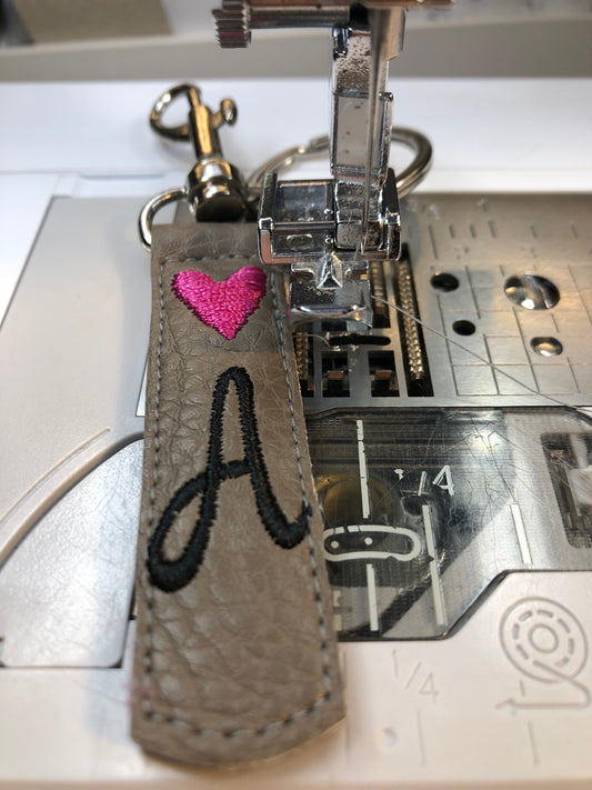 Personalisierter Keytag mit Stickerei