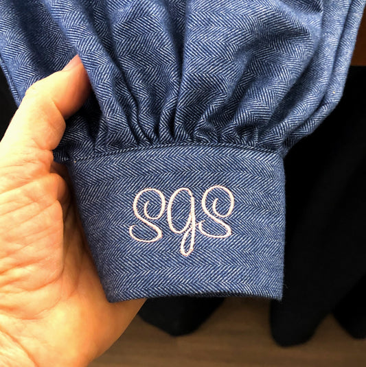 Monogramm Bestickung auf Manschetten
