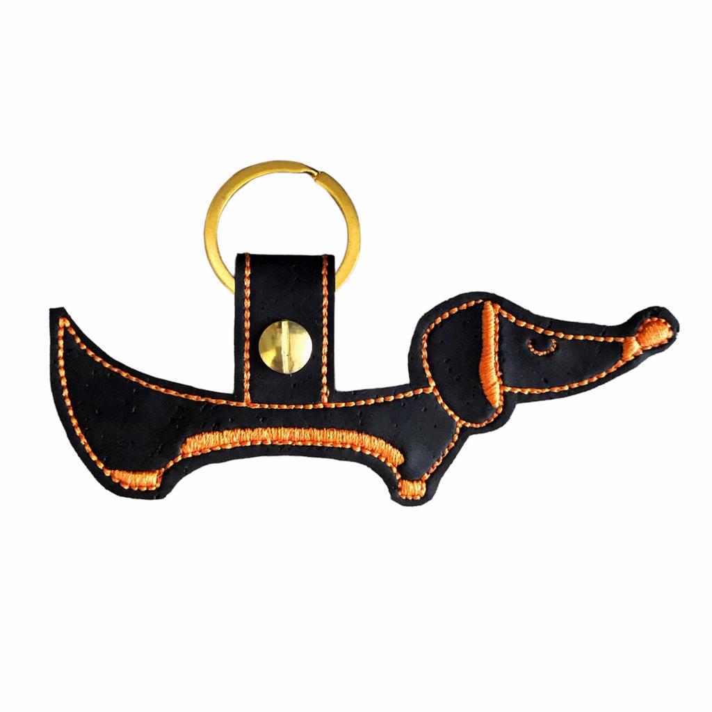 Schlüssel  Anhänger Bag Charm aus Kork mit Stickerei