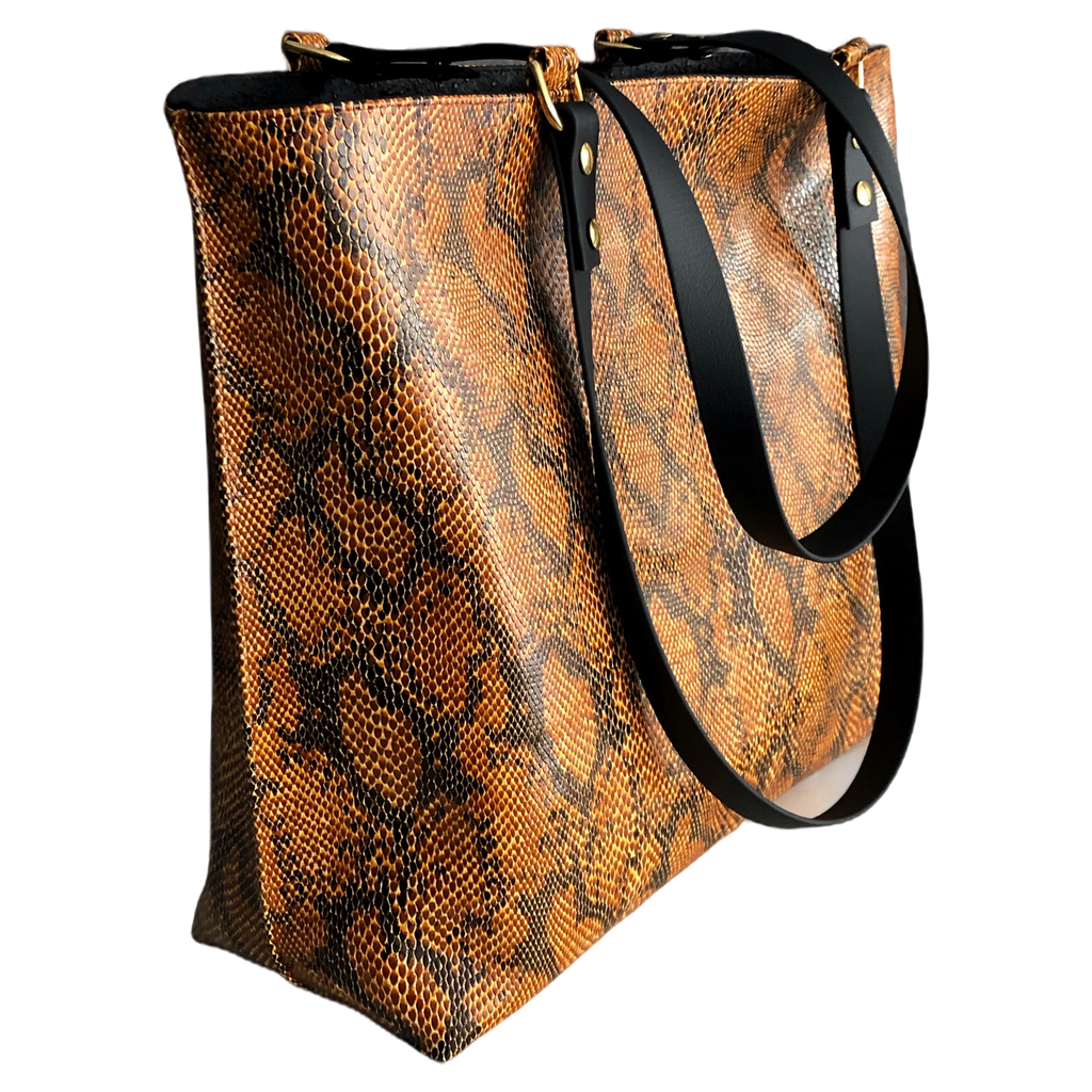 Shoppertasche Snake mit Stingray braun und Stickerei handgefertigt von wagnerstrasse.de