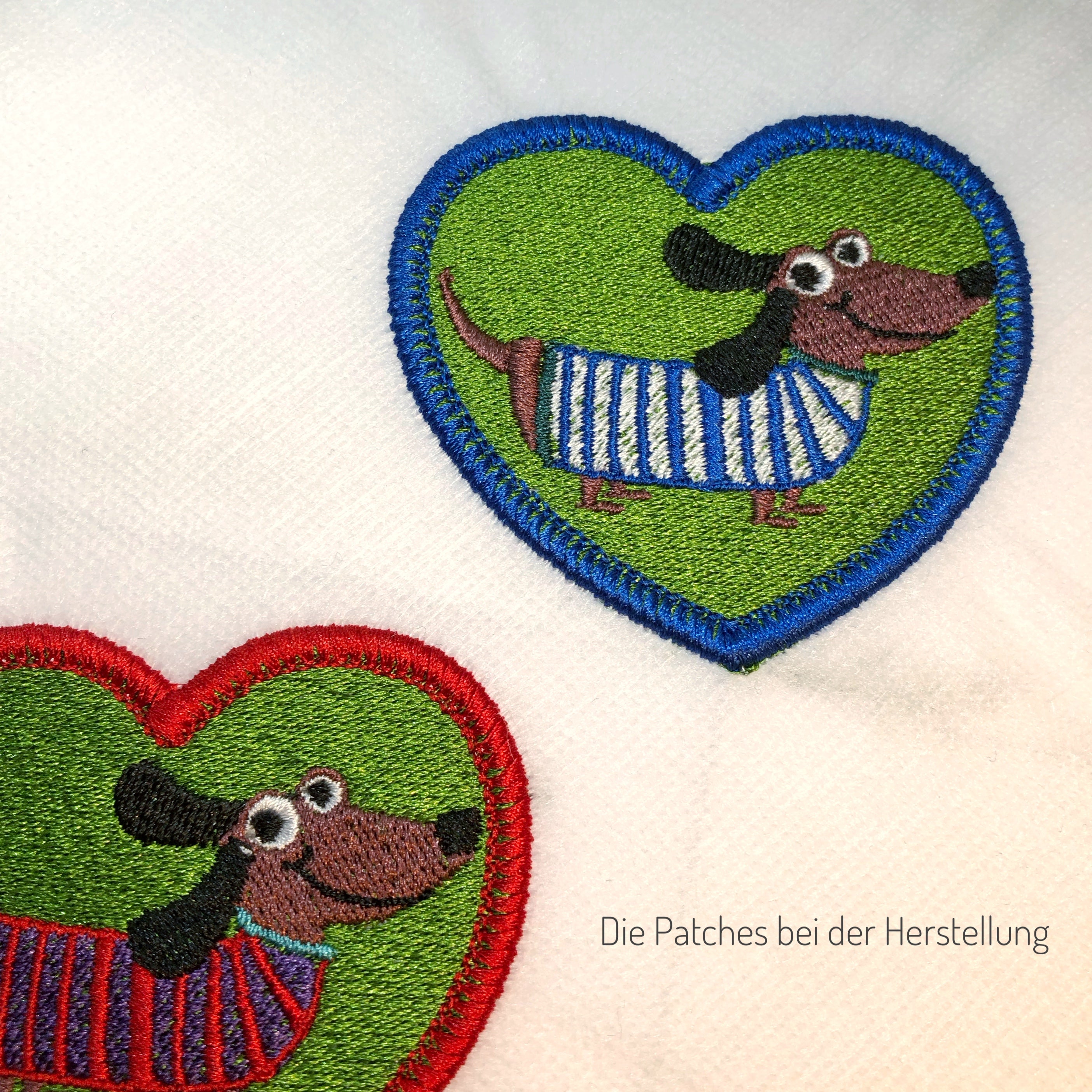 Patch Dackel im Strickpullover