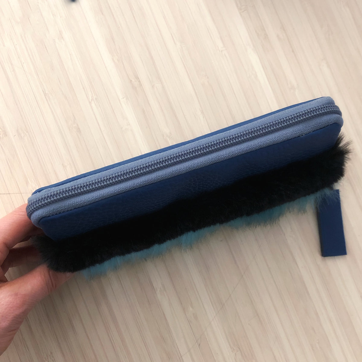 Grosses Portemonnaie mit Faux Fur, Leo, Fächertaschen, Reissverschluss