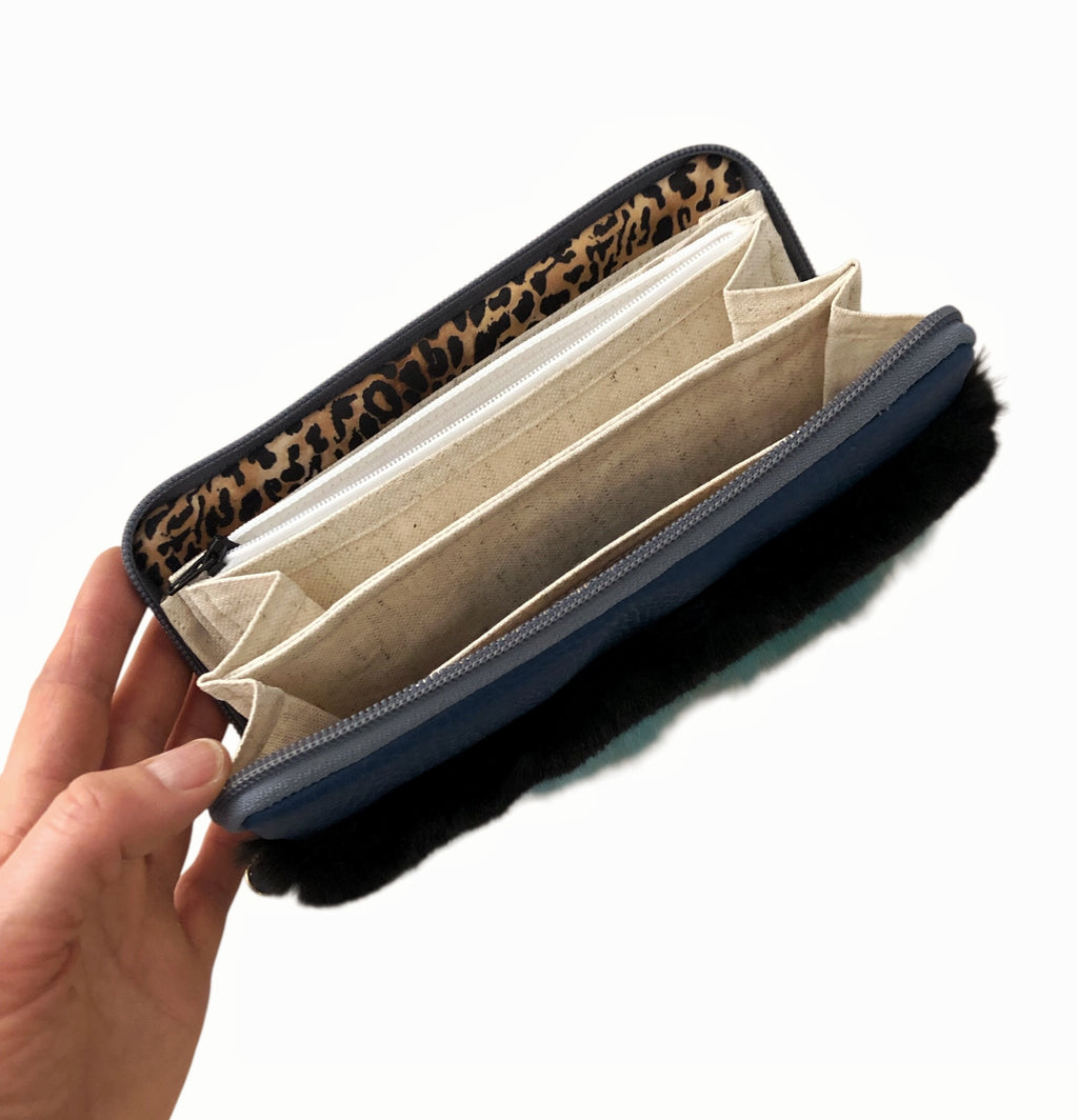 Grosses Portemonnaie mit Faux Fur, Leo, Fächertaschen, Reissverschluss