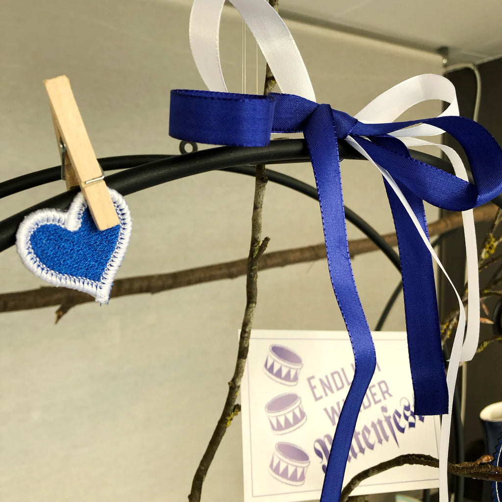 Gestickte Patches mit Mehlsack und Herzen
