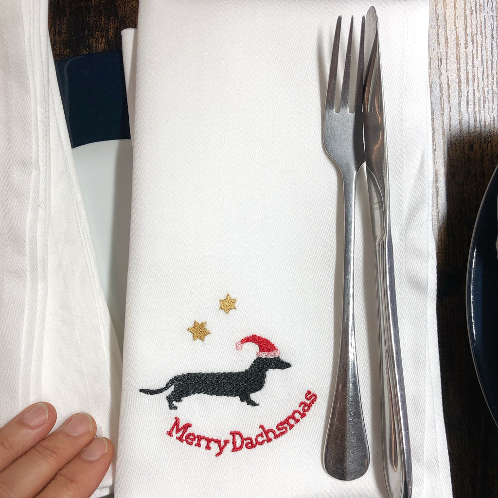 Serviette mit Stickerei für die  Weihnachtstafel