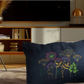Kissen mit gestickter Blumenwiese