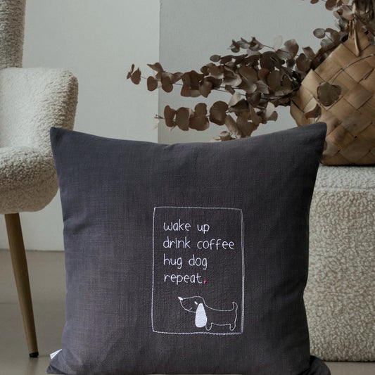 Kissen mit Dackel Stickerei
