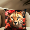 Cooles samtweiches Kissen Gepard mit Rosen