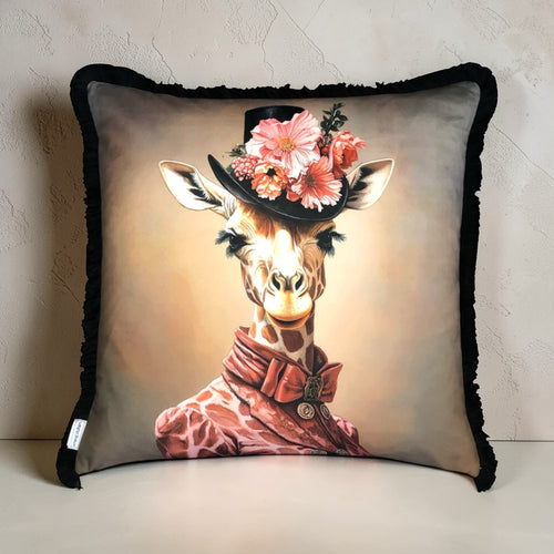 Cooles samtweiches Kissen Giraffe Dame sand