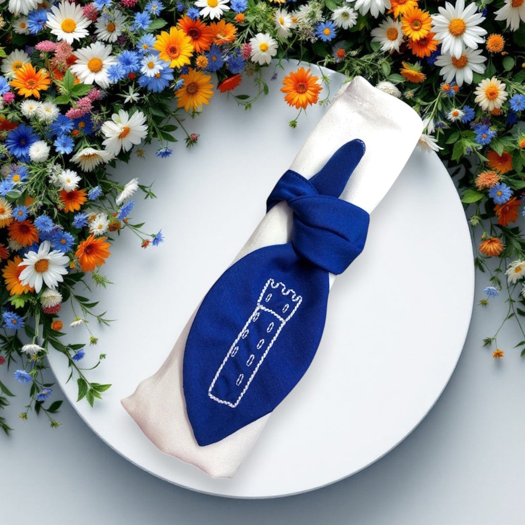 Schleife mit Mehlsack Stickerei