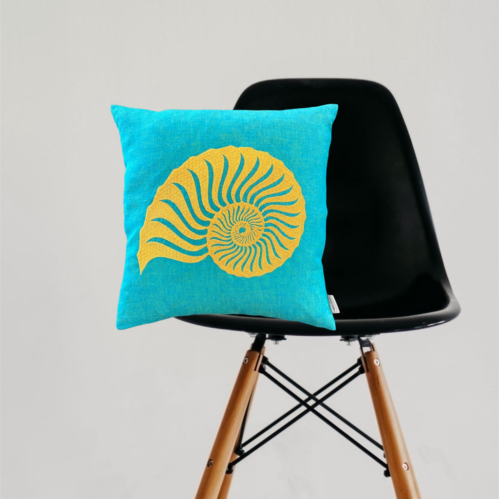 Besticktes Kissen Shell