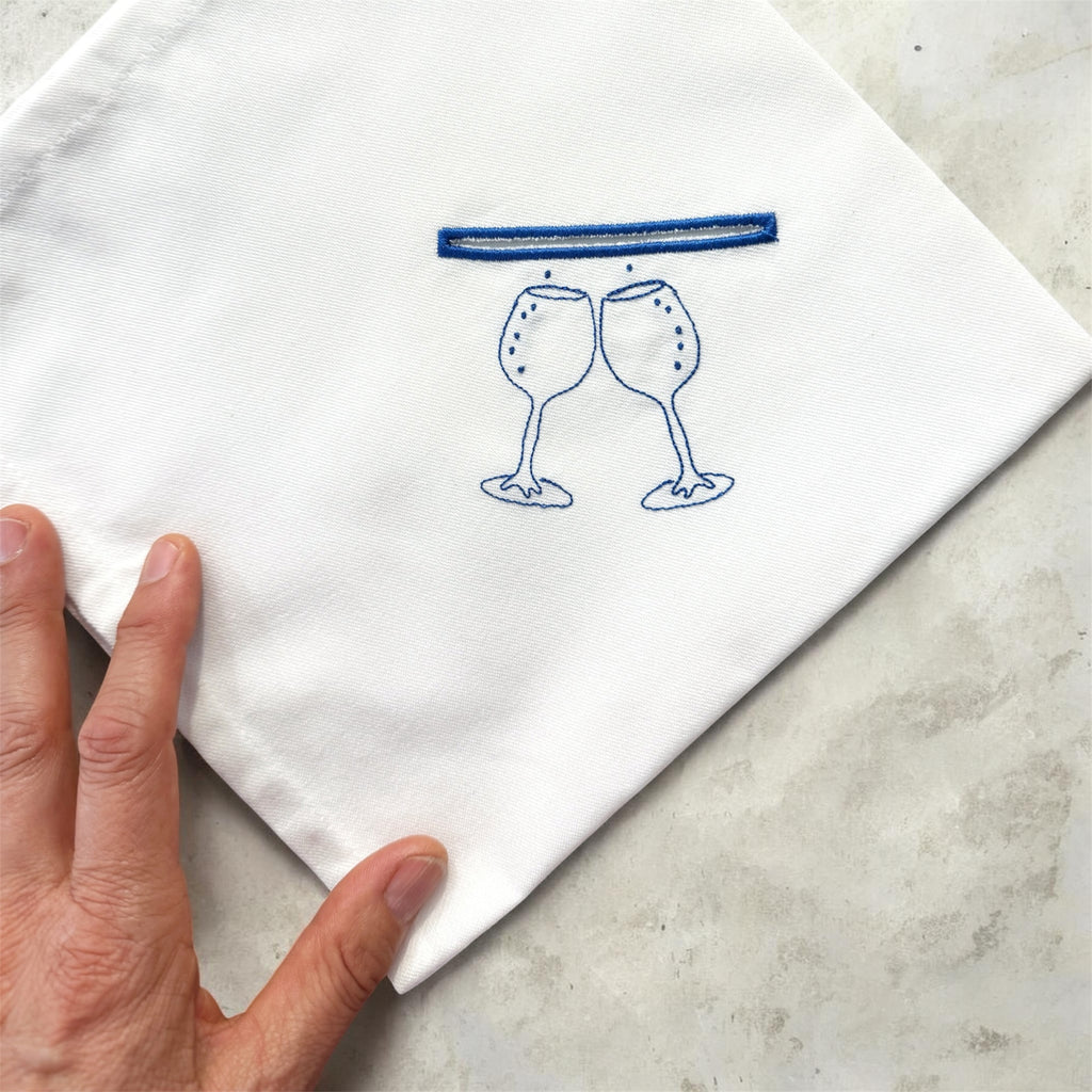 Bestickte Serviette oder Flaschentuch mit Ravensburger Mehlsack Turm