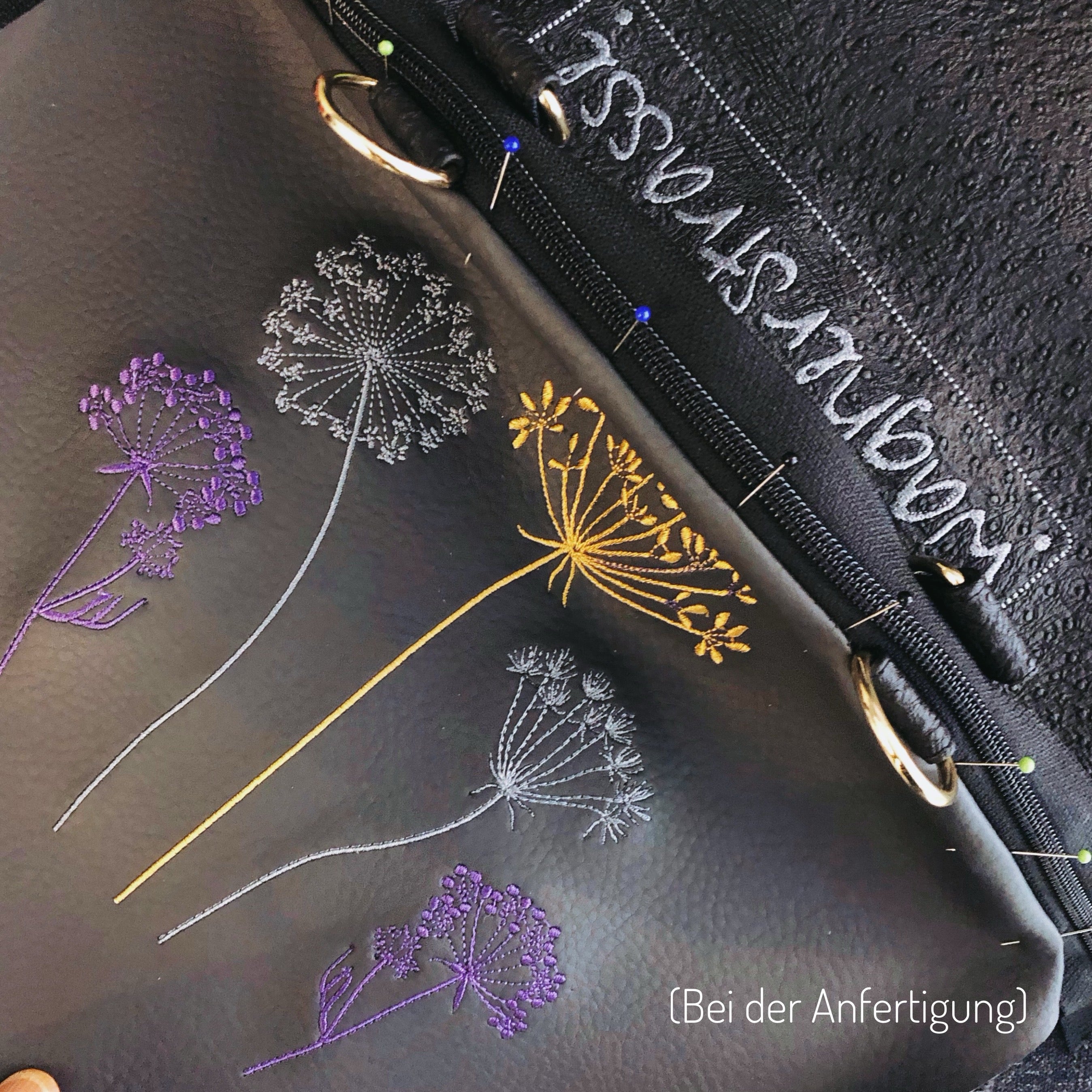 Kleiner Shopper in dunkelgrau mit Blumen Stickerei
