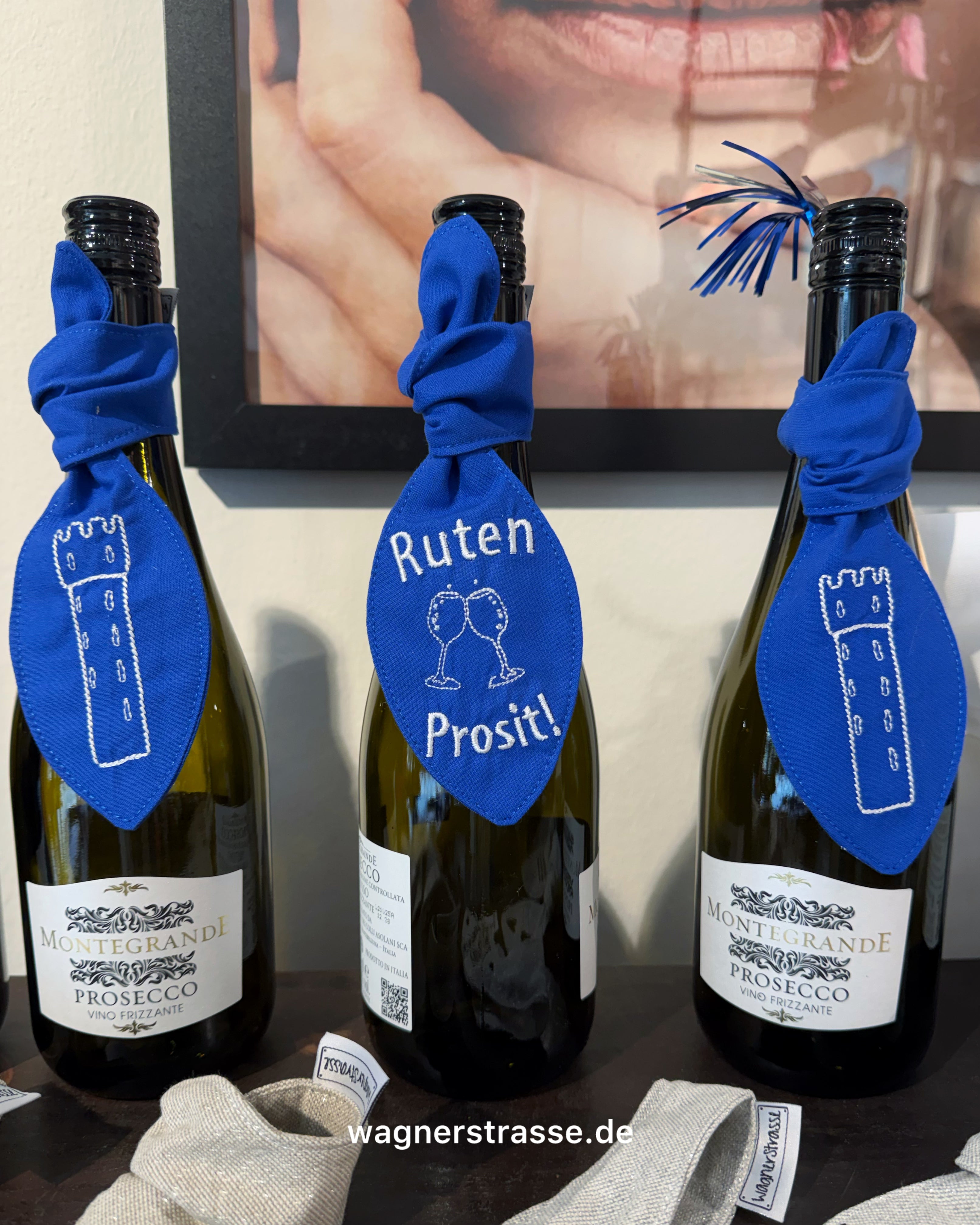 Schleife mit Ruten Prosit Stickerei